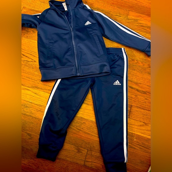 2 piece adidas set - Picture 1 of 3